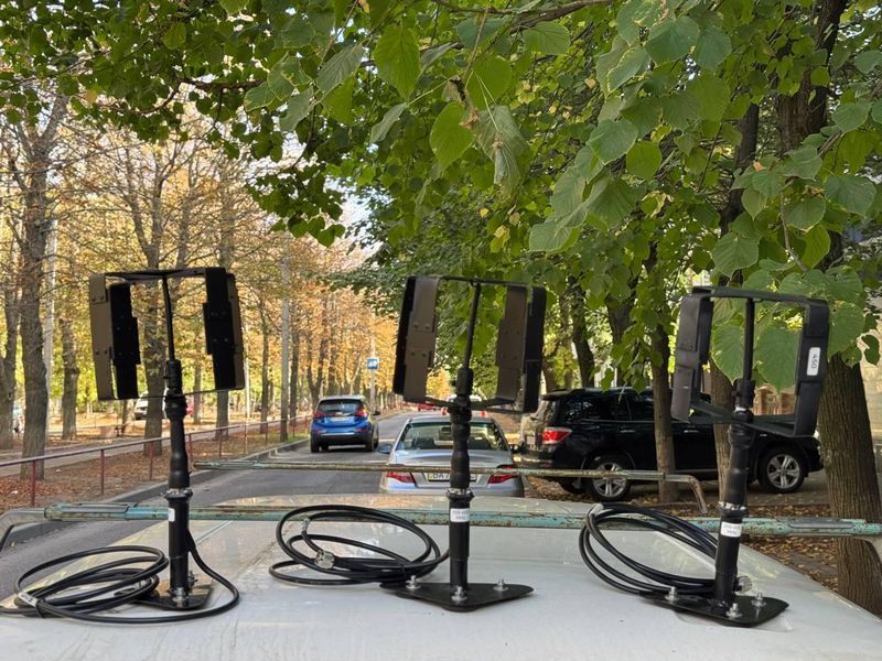 Квадрифілярна антена для РЕБ на магнітах (700-800Мгц)